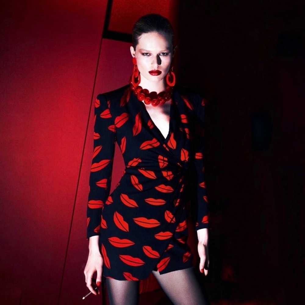 SAINT LAURENT LIP PRINTED BLACK DRESS SIZE 36